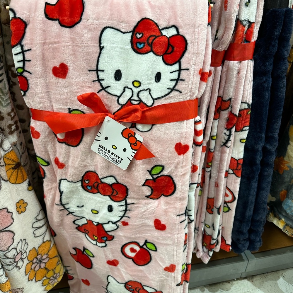 Hello kitty apple blanket